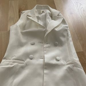 A nice set with the shorts from Europe size L but fits more M